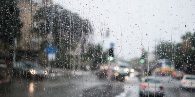 Tips for moving house in the rain - do removalists still operate when it’s raining?